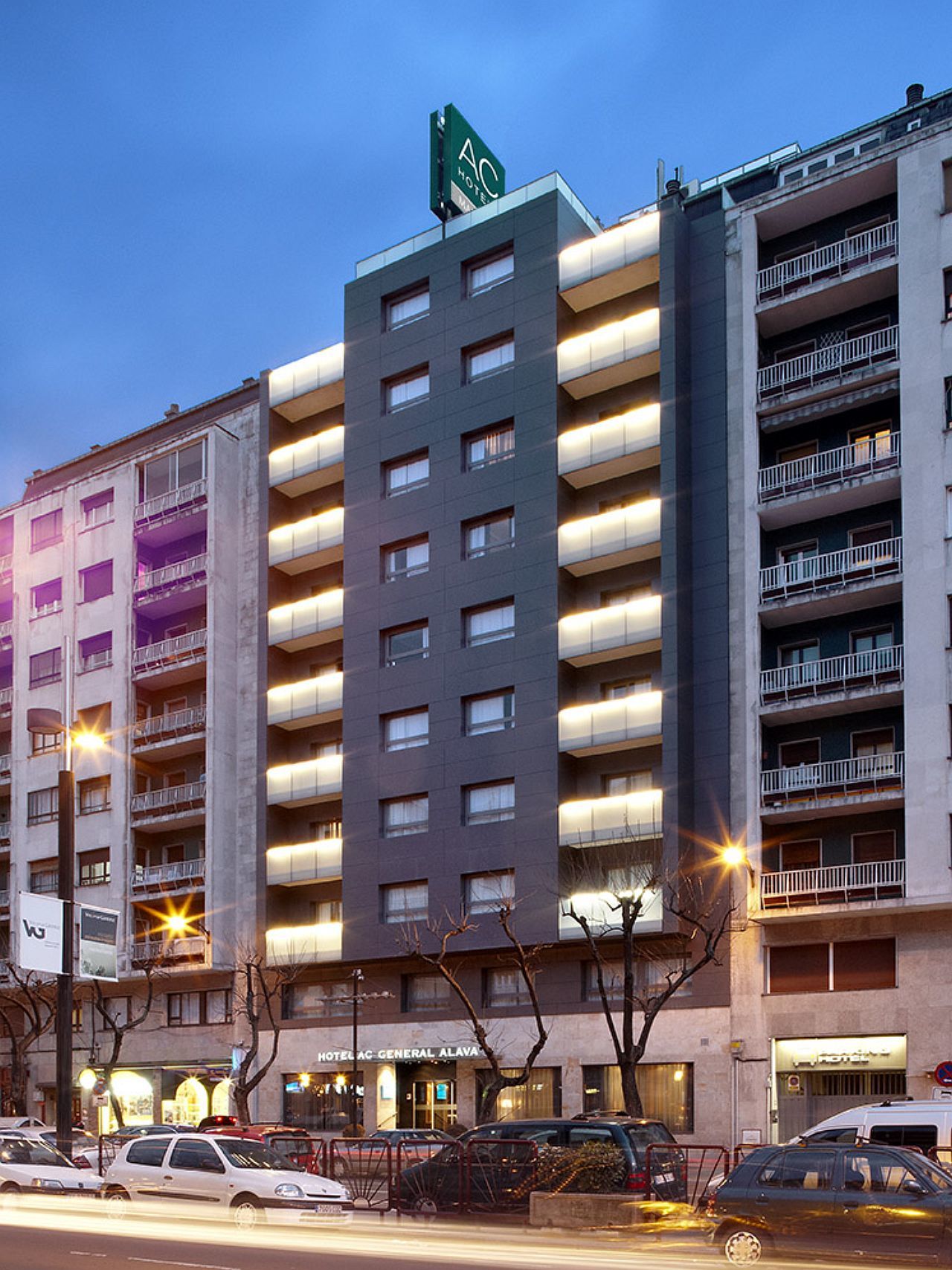 فندق فيتوريا غاستيِزفي  فندق إيه سي جينيرال ألافا المظهر الخارجي الصورة
